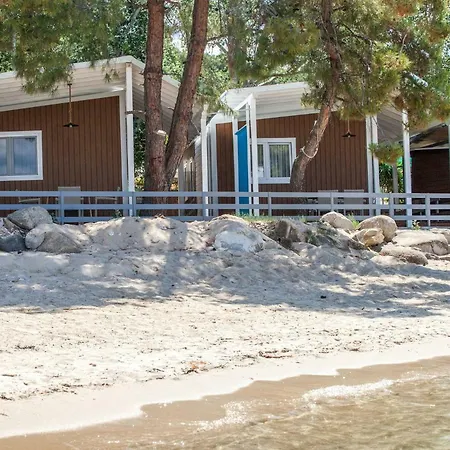 & Campsite *